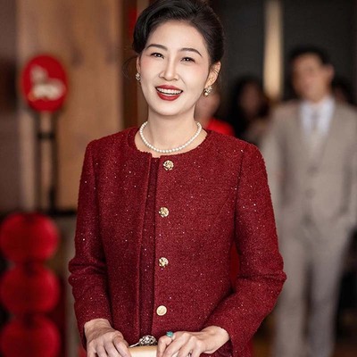 2025年秋冬季喜妈妈结婚婚宴礼服红色喜婆婆小香风套装轻奢高级感