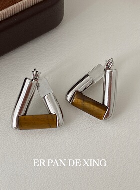 新款高级感虎眼石耳扣女轻奢气质错位三角形耳饰个性时尚百搭耳针