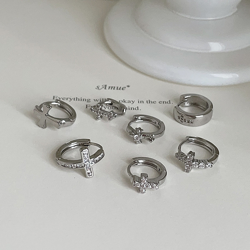 简约小巧通勤十字架耳扣