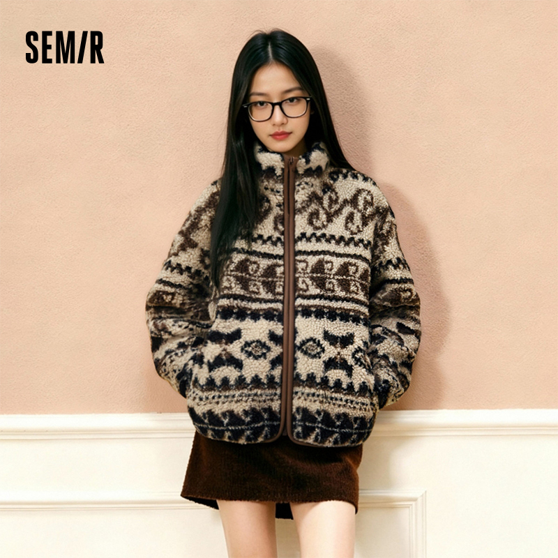 森马仿羊羔毛摇粒绒图案外套女