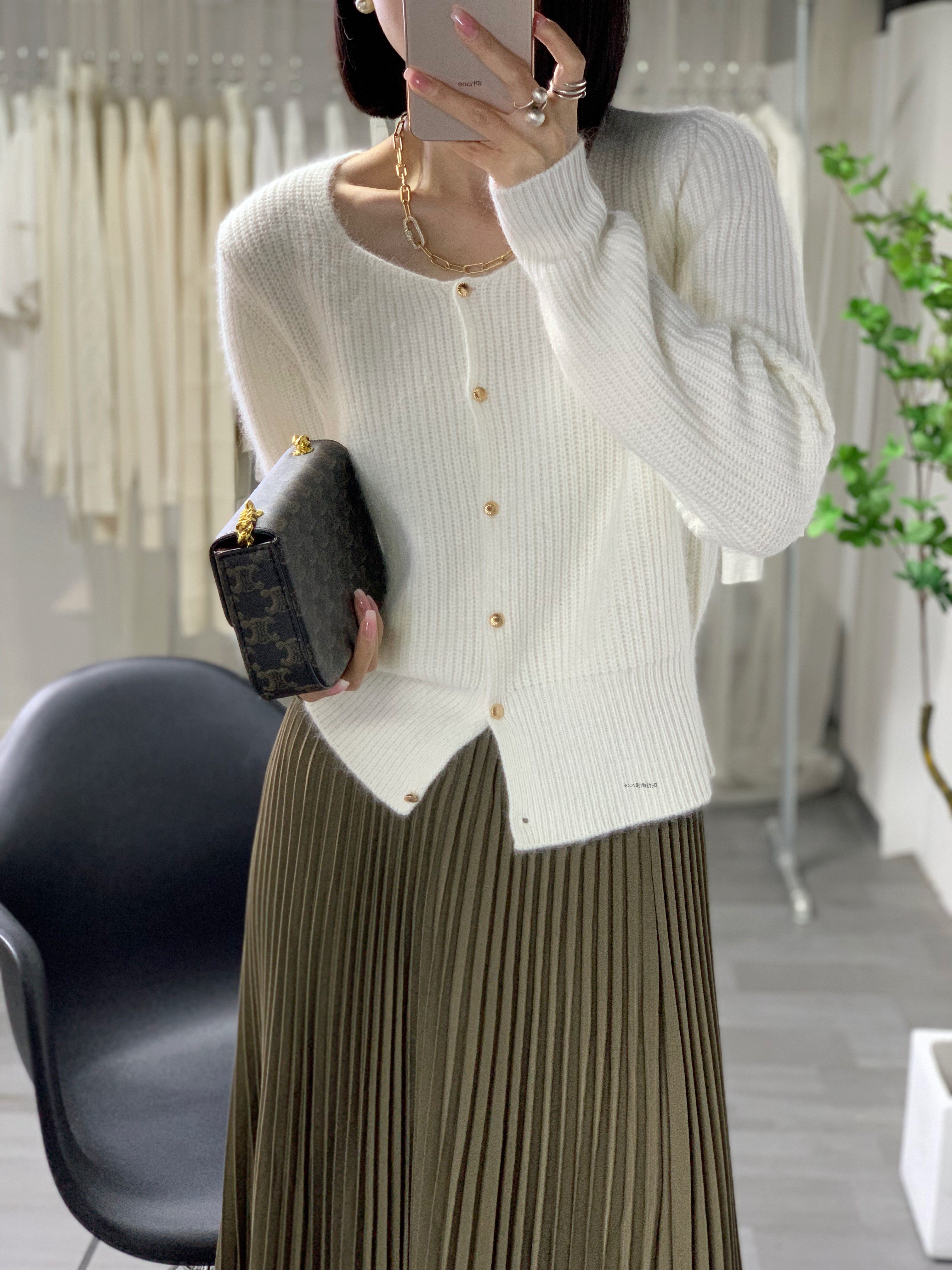 2025秋冬新款韩版纯色单排扣宽松小个子短款浣熊毛衣开衫女百搭