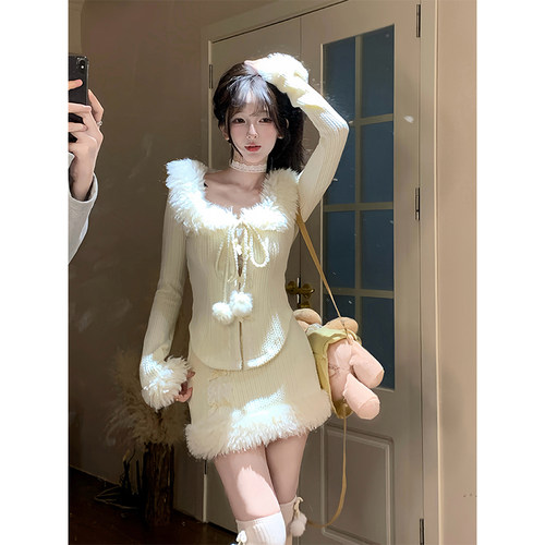 秋冬纯欲风显高显瘦毛球上衣短裙