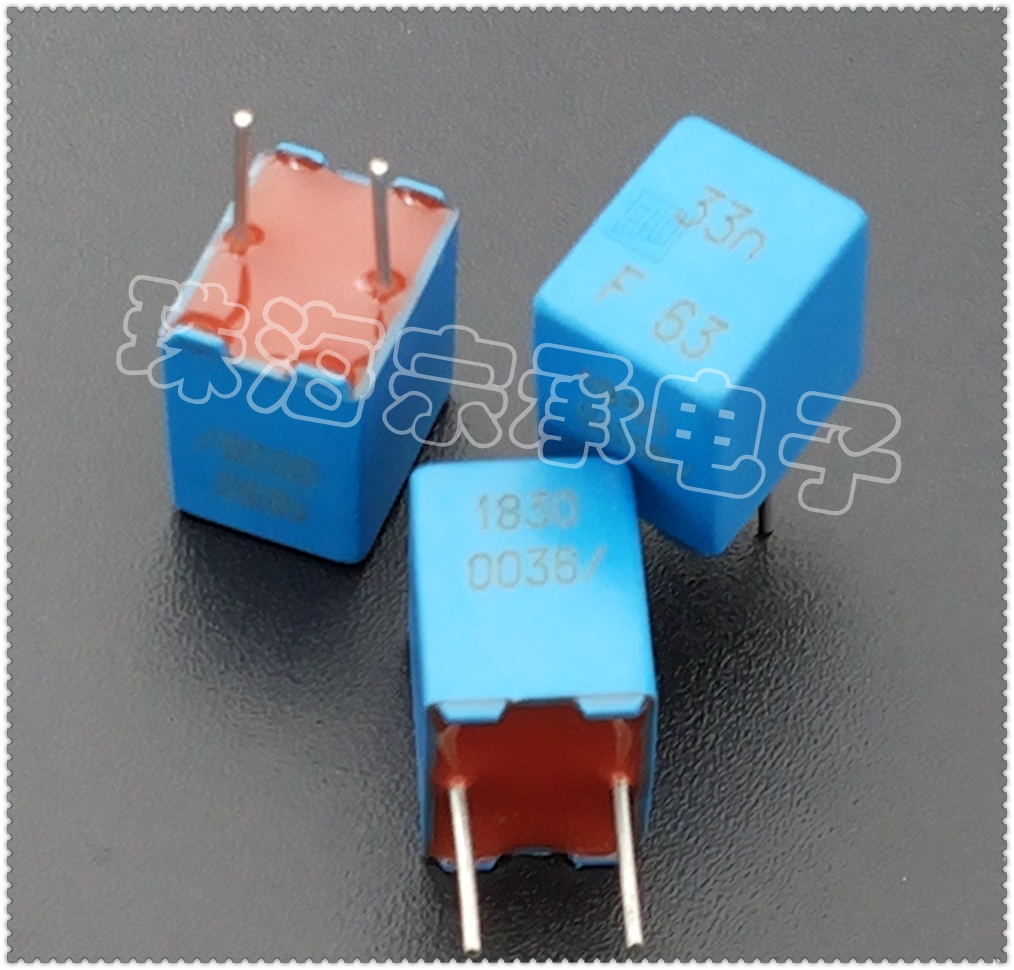 德国（原厂）制造、7.2x9x10毫米、5毫米脚距、1%精度、铜引脚、加载寿命300000小时。KP1830 系列应用包括：适用于LC/RC电路和滤波器的振荡器，模拟和数字电路的高频耦合和退耦、封装于符合UL94V-0的自熄灭塑料盒内、径向100°C、环氧树脂密封阻燃塑料封装
