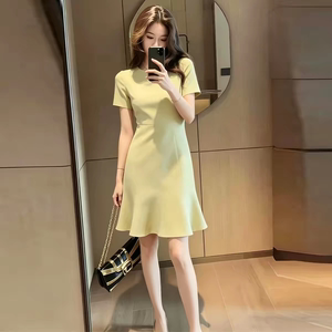 连衣裙女2026夏季新款时髦洋气法式简约中长款短袖气质鱼尾裙子潮