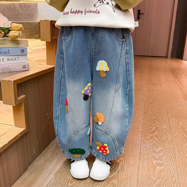 女童牛仔裤春秋款2026新款儿童春季洋气裤子女宝宝春装宽松弯刀裤