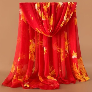 红色丝巾秋冬长款时尚围巾百搭高档披肩洋气印花沙滩妈妈纱巾防晒