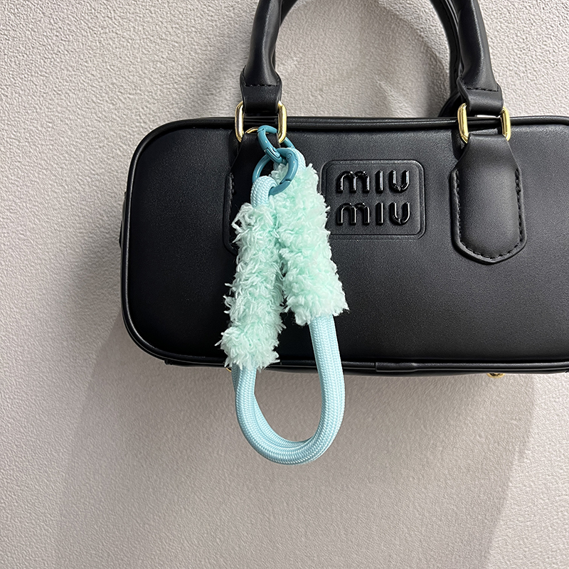 小清新薄荷绿毛绒编织绳手提包包手机壳挂件高级感钥匙扣装饰挂链
