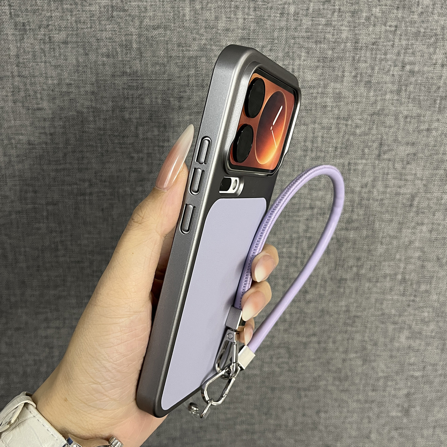 三只鱼【小众秒变17素皮纹冷烟紫手提绳】适用小米17promax/17pro手机壳新款电镀网红韩系防摔全包保护套男女