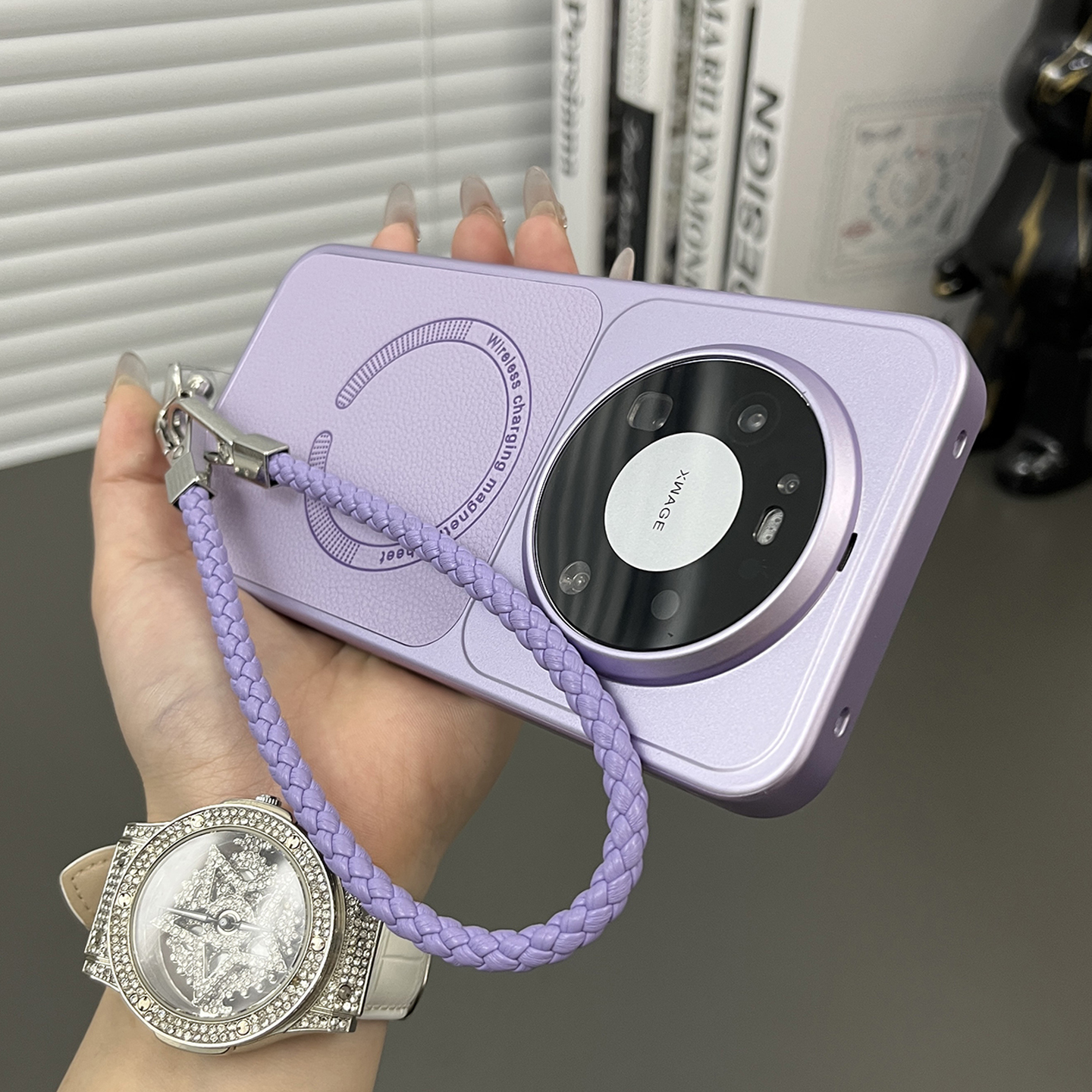 适用华为mate80pro手提绳手机壳