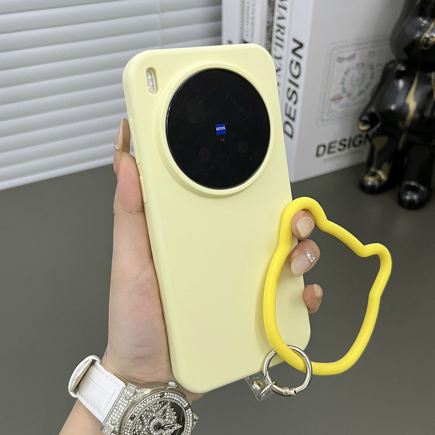 三只鱼【可爱液态硅胶奶黄色手提环】适用vivox300/200/100pro/x200ultra手机壳新款ins风防摔全包保护套男女,3C数码配件,手机保护套/壳,淘宝优惠券,粉丝福利购,淘宝优惠卷