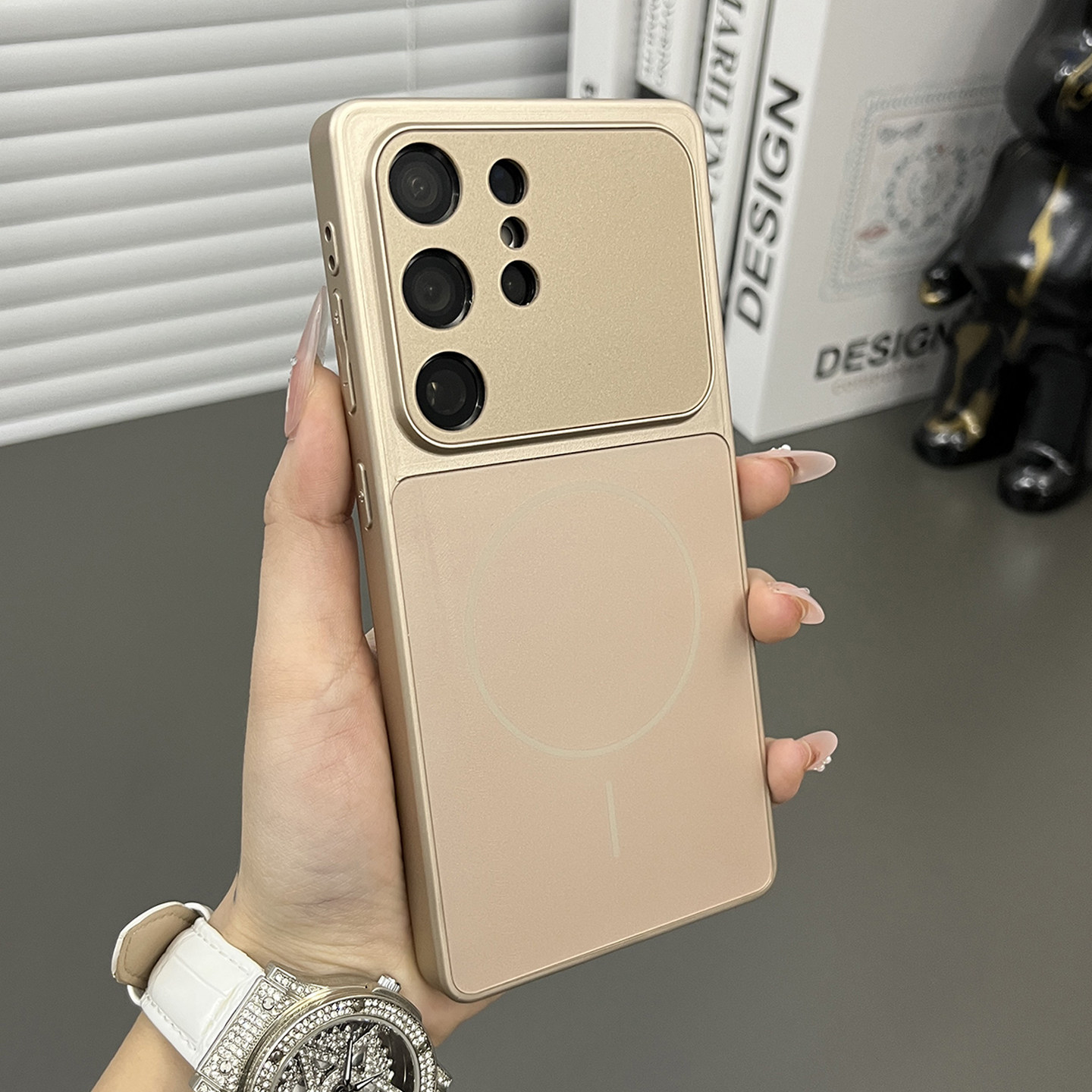 三只鱼【奢华磨砂质感磁吸沙漠金】适用三星Galaxys26/25