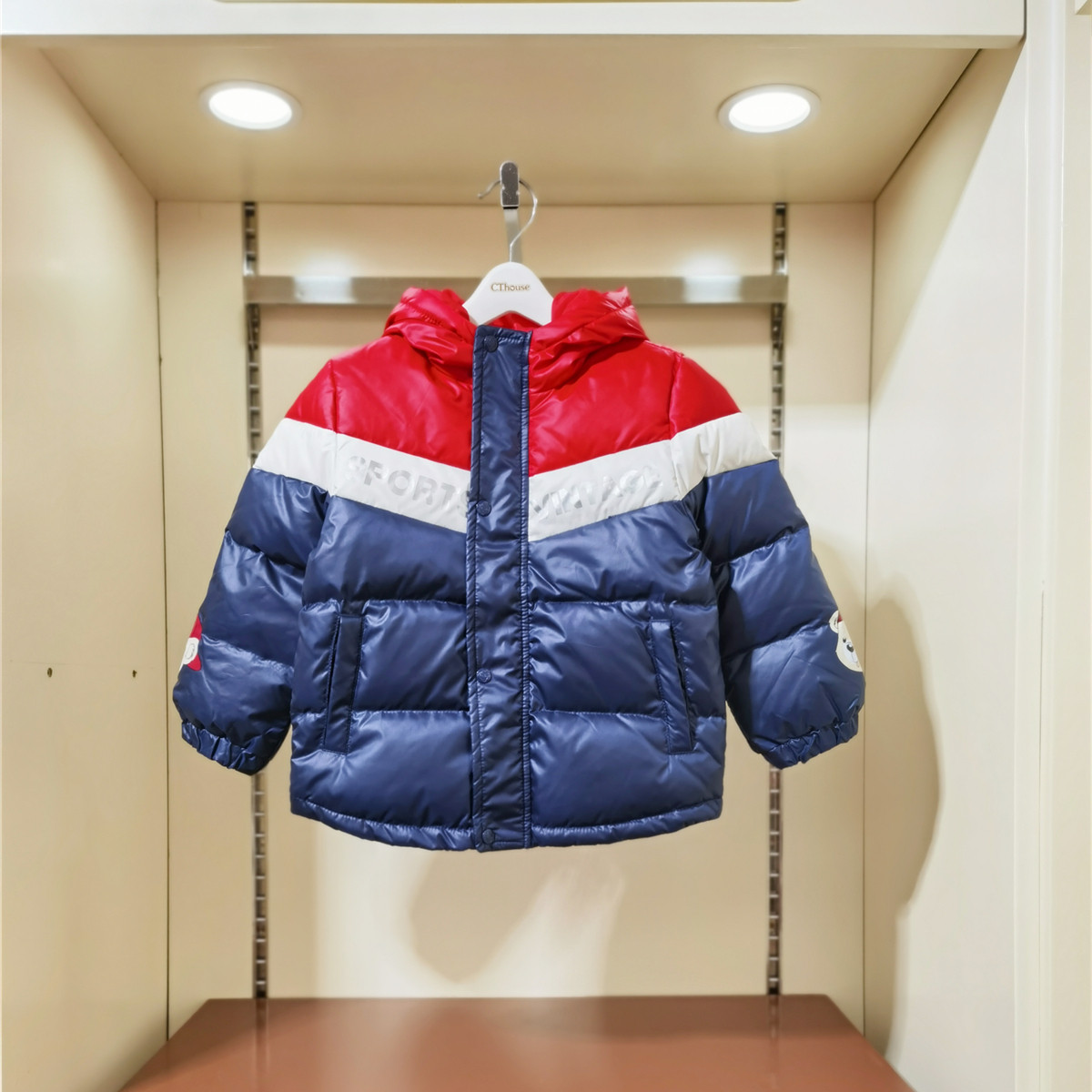 洋气白鸭绒短款连帽休闲拉链衫