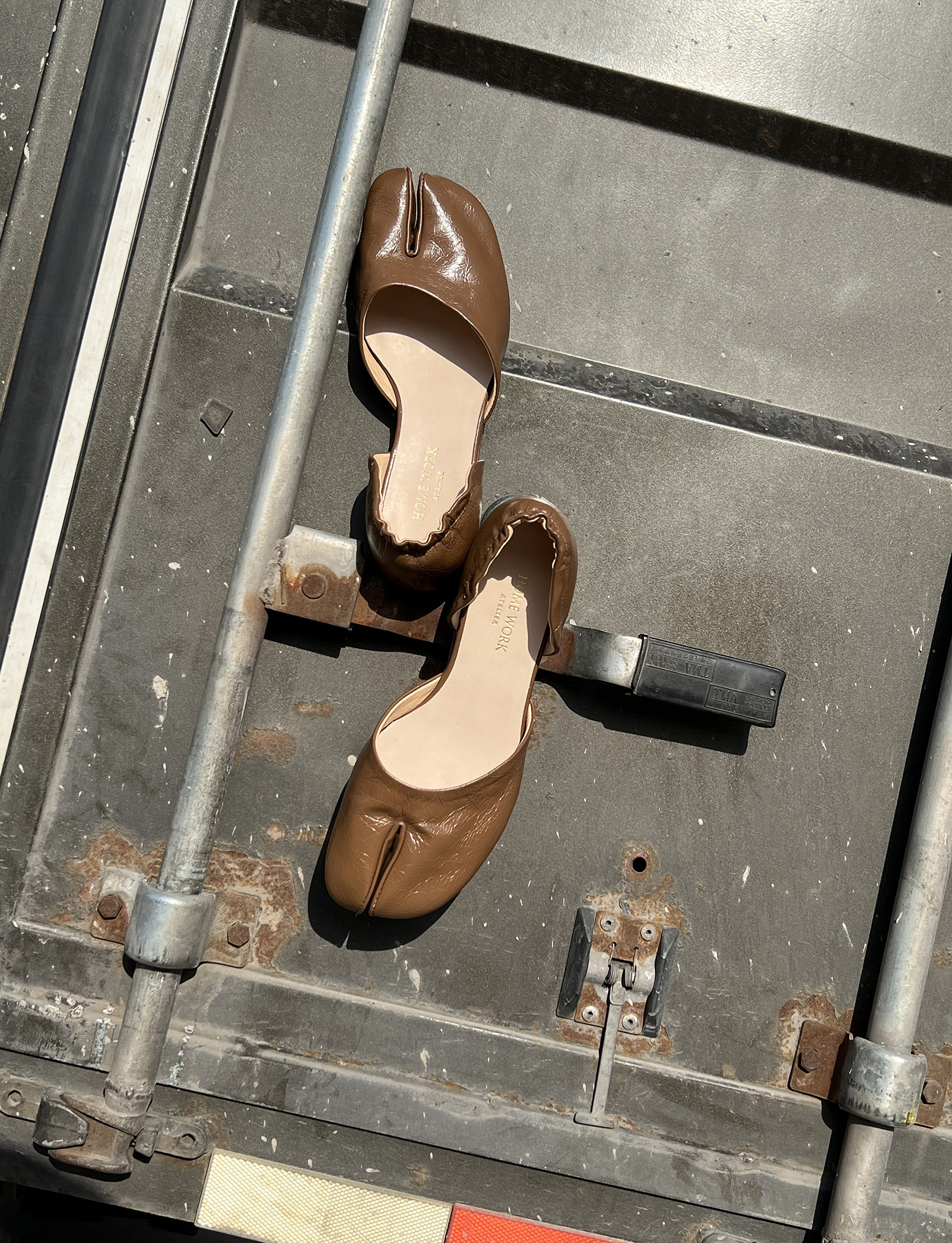 home work原创设计师tabi分趾忍者牛皮手工低跟包头凉鞋女单鞋棕