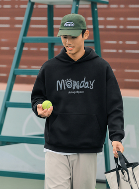 这件连帽卫衣宽松休闲通勤两不误