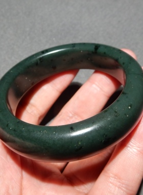 方言和田玉沙枣青籽油润手镯