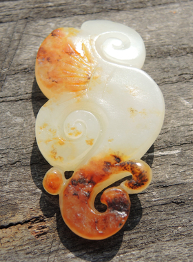 精品黄白种天地红皮白玉籽料吊坠