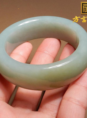 和田玉新疆且末蓝色基调带糖手镯