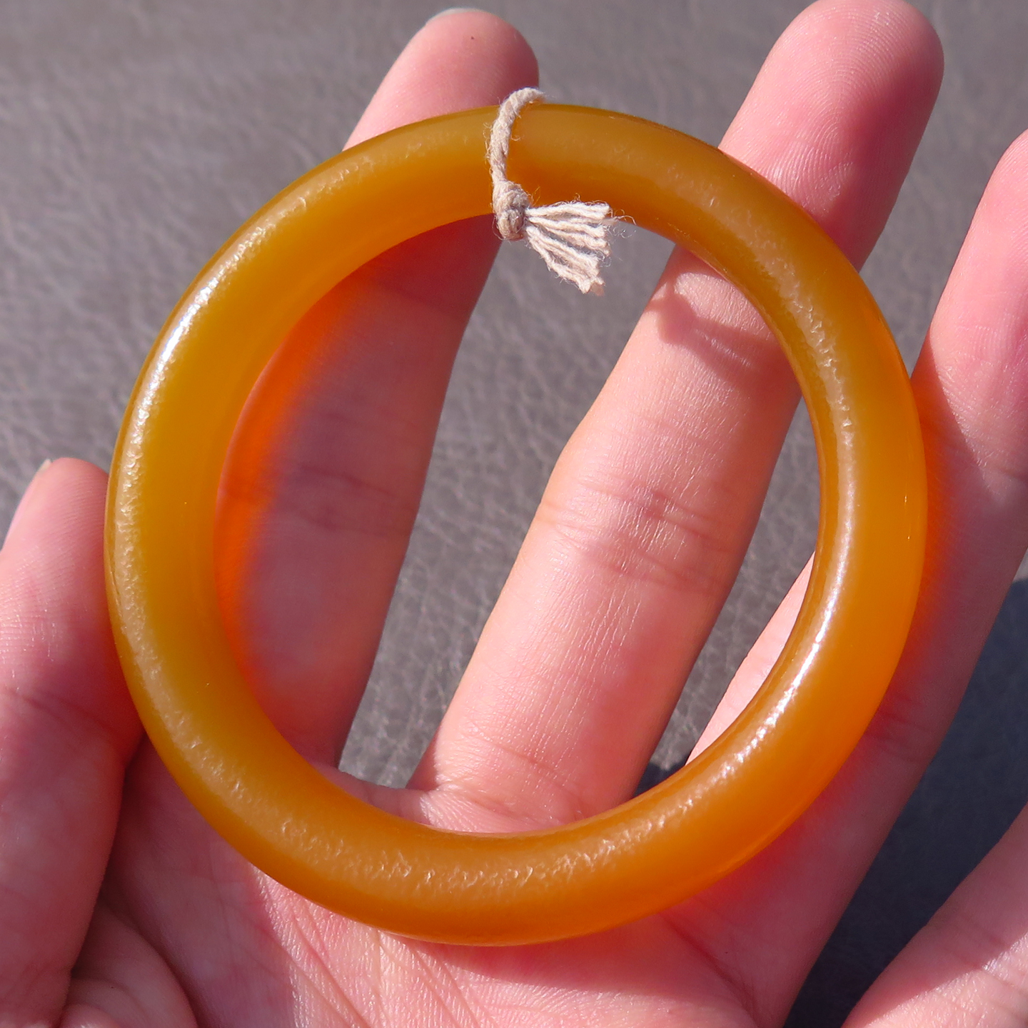 方言精品岁月痕迹民族风亚光黄玛瑙包浆圆条内径54mm手镯女百搭X5