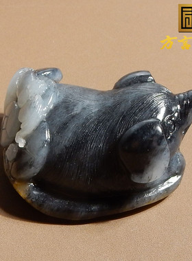 方言青花黑白分明发财猪手把件