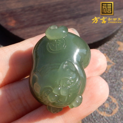青海老坑料冰底湖水绿招财猫吊坠