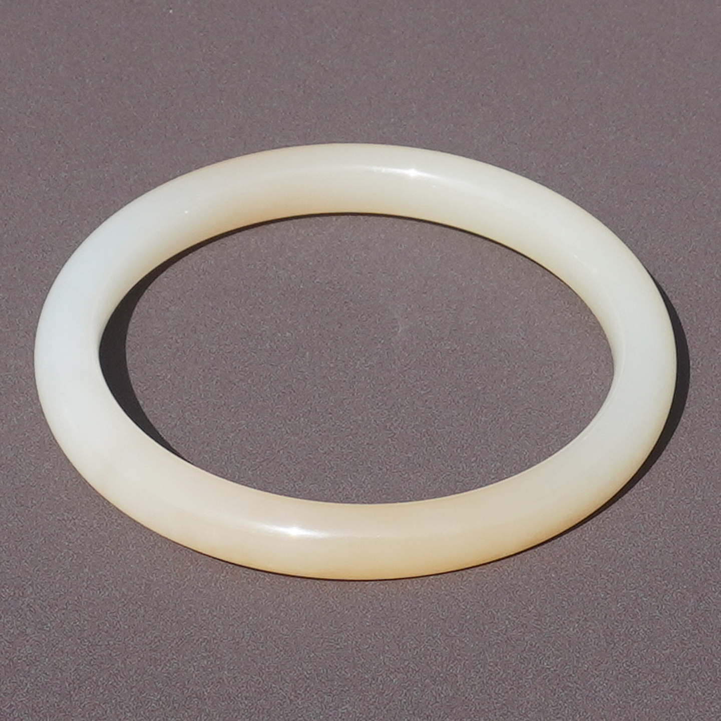 新疆且末细腻油润蜂蜜糖白玉手镯