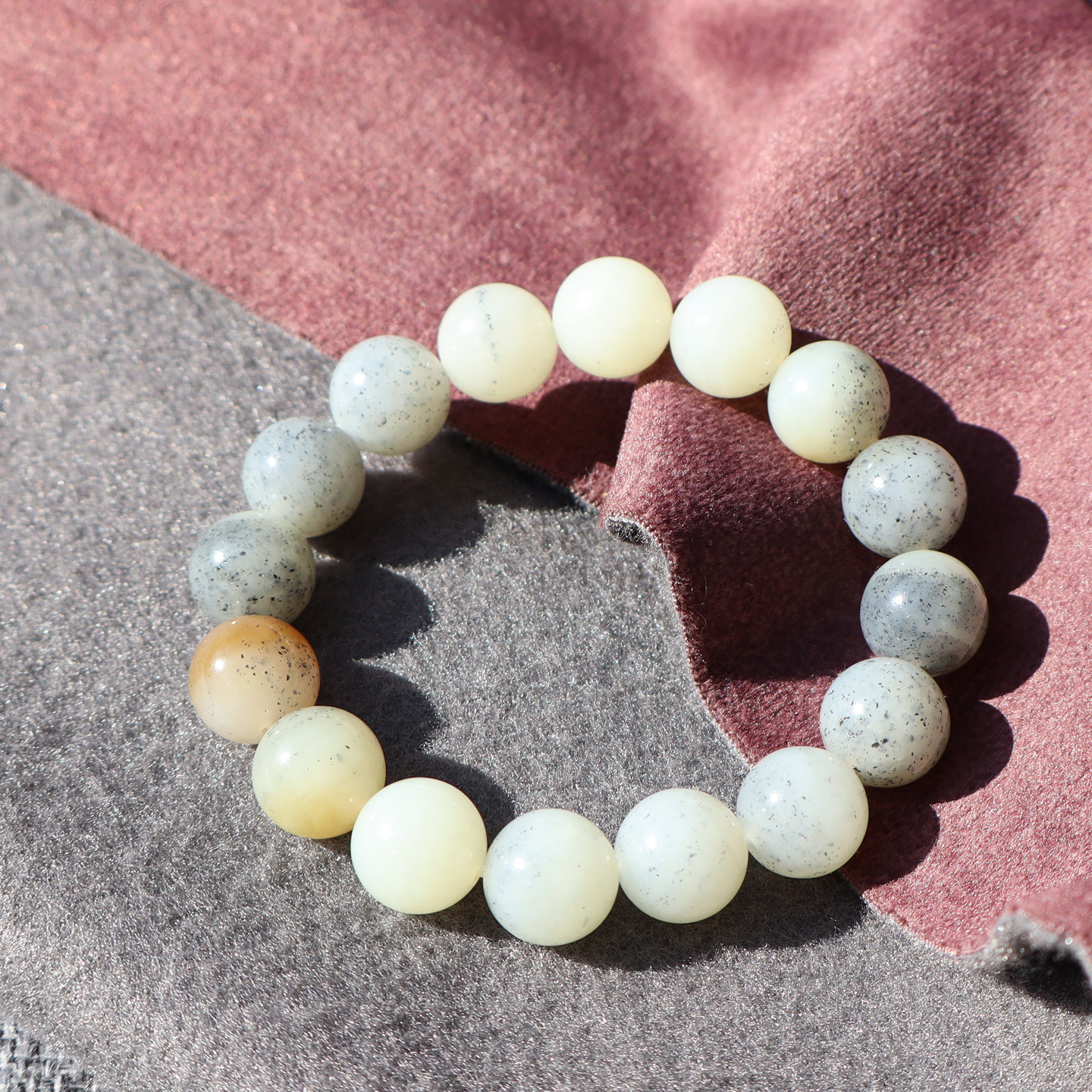 惊呆了方言品牌和田玉且末料糖白玉带散墨青花12mm圆珠手串手链A2,珠宝/钻石/翡翠,手饰,淘宝优惠券,粉丝福利购,淘宝优惠卷