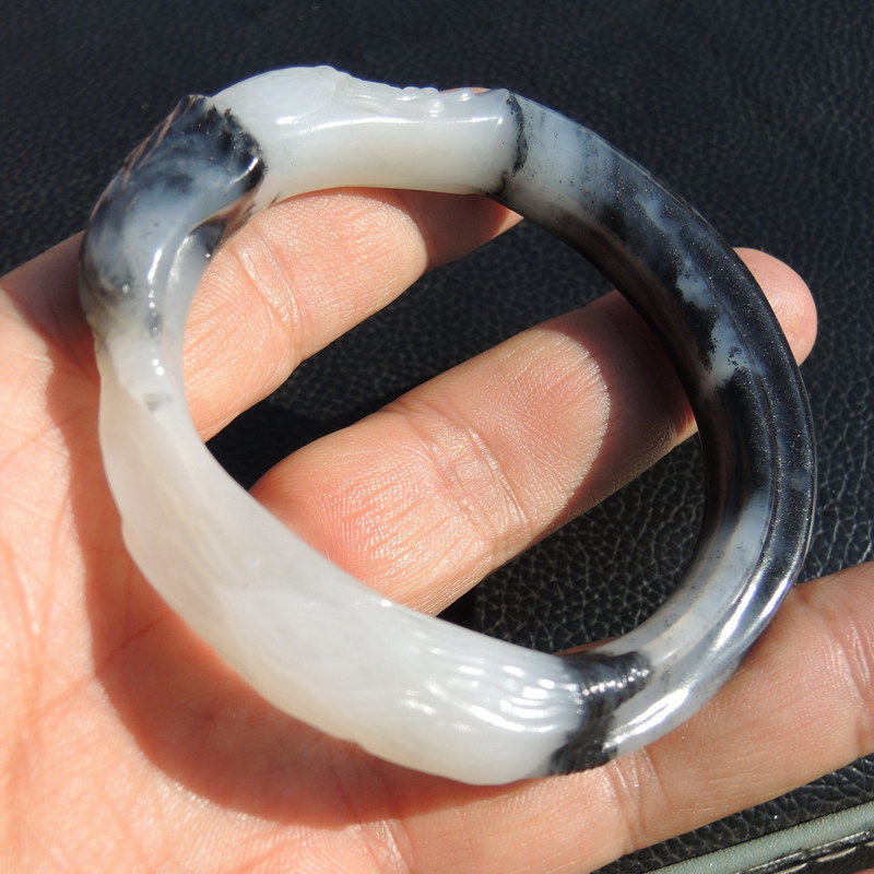 方言镇店珍品玉龙河产未能留皮孔子无结构一线天羊脂玉青花手镯R