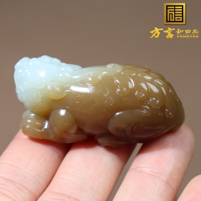 方言精品和田玉佩戴级且末糖白玉温润细腻苏工精雕貔貅挂件吊坠o2