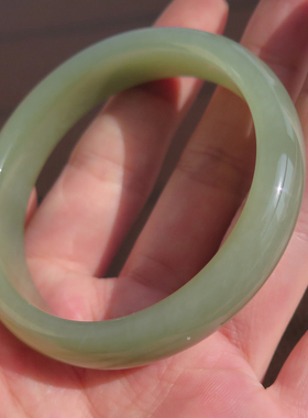 年度巨漏方言和田玉新疆且末老坑料细油润青玉56mm老钱风手镯X5