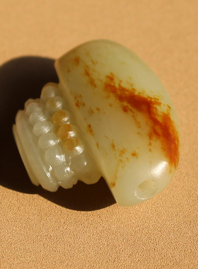 新疆红金皮白玉籽料三通吊坠配饰