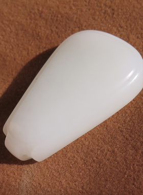 惊呆了方言和田玉精品特色俄老料料高脂油糯白玉平安无事牌吊坠X5