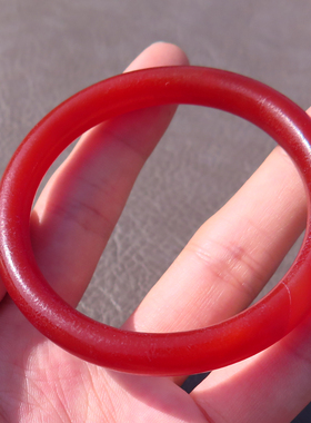 方言精品岁月痕迹民族风亚光红玛瑙包浆圆条内径57mm手镯女百搭X5