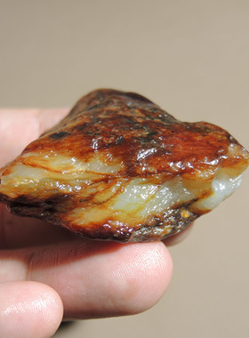 惊呆方言新疆和田玉老熟如酥红皮白肉戈壁料标本级原石玩料把件S6