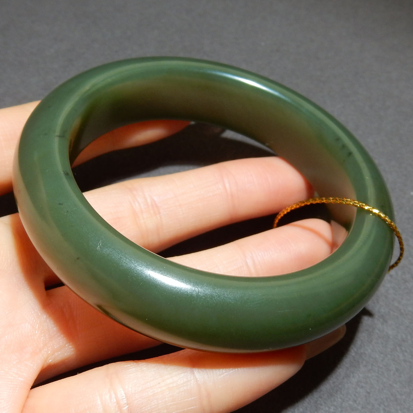 方言和田玉精品特惠沙枣青籽料油润细腻内径55mm正装玉石手镯A5