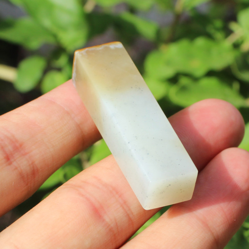 方言和田玉新疆玉龙河黄沁油皮白青花带糖籽料四色印章吊坠把件A1