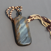 嗨翻天方言和田玉特色新疆糖青花籽料留原皮意境牌子挂件把件A8