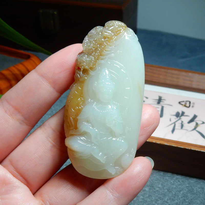 方言和田玉珍藏级新疆且末料高油高糯糖白玉俏雕玉龙观音吊坠X5