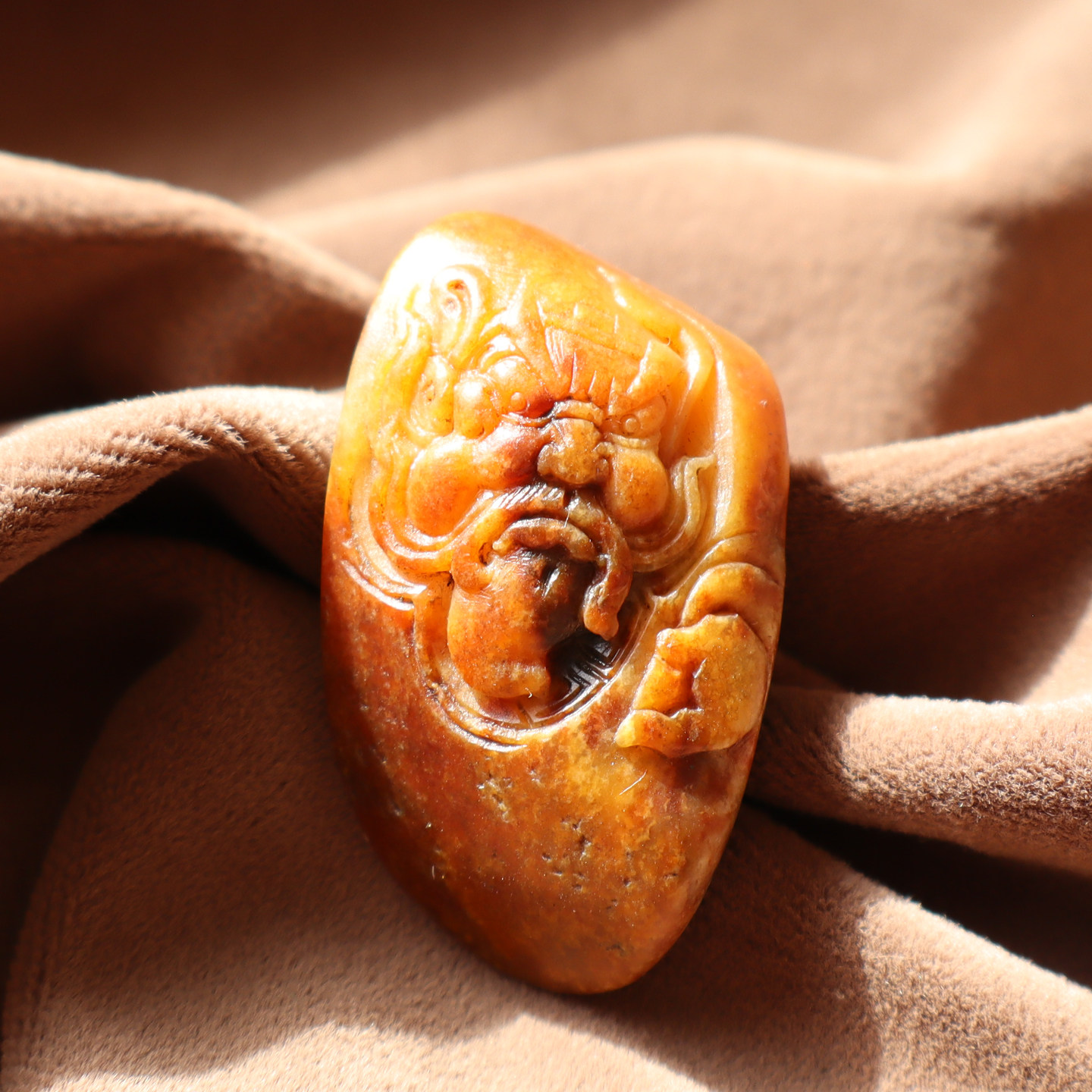 亏麻了方言和田玉老熟如酥黄沁皮白玉籽料随型钟馗纳福吊坠挂件A2