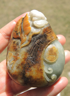 美美哒方言和田玉新疆老熟聚金鹿皮高青白代代数钱带翠籽料把件O