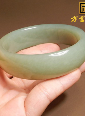 新疆细腻油润且末料蓝色基调手镯