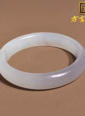 无结构白玉带烟紫双色54mm手镯