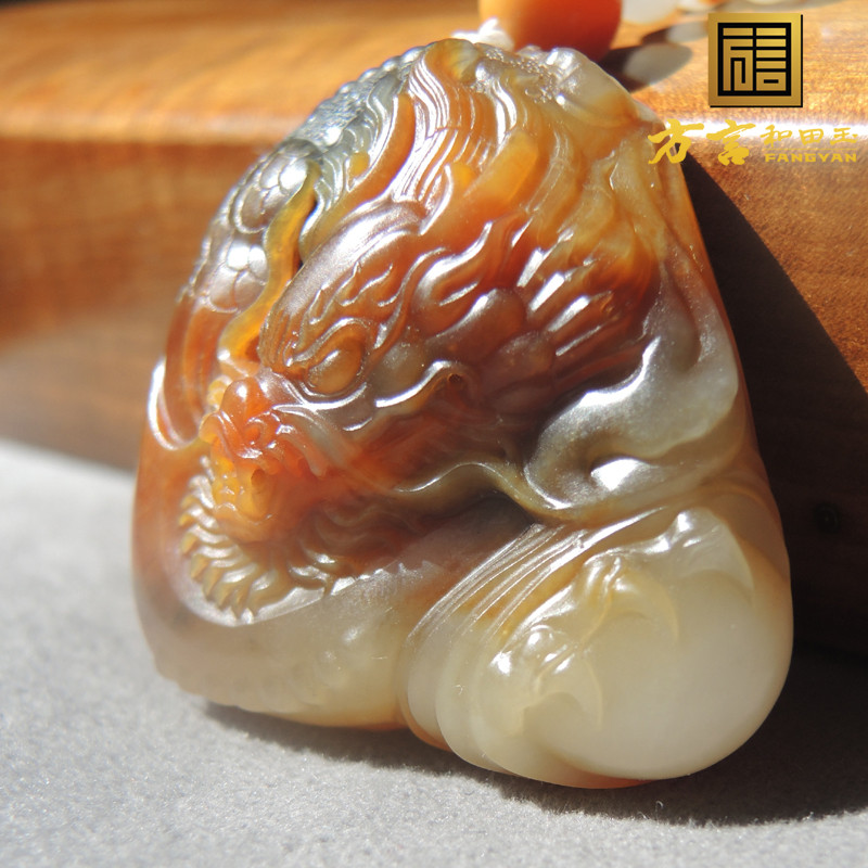 方言珍品巨漏老熟无结构五彩玉挂件红沁黄沁黑沁糖色羊脂玉吊坠R