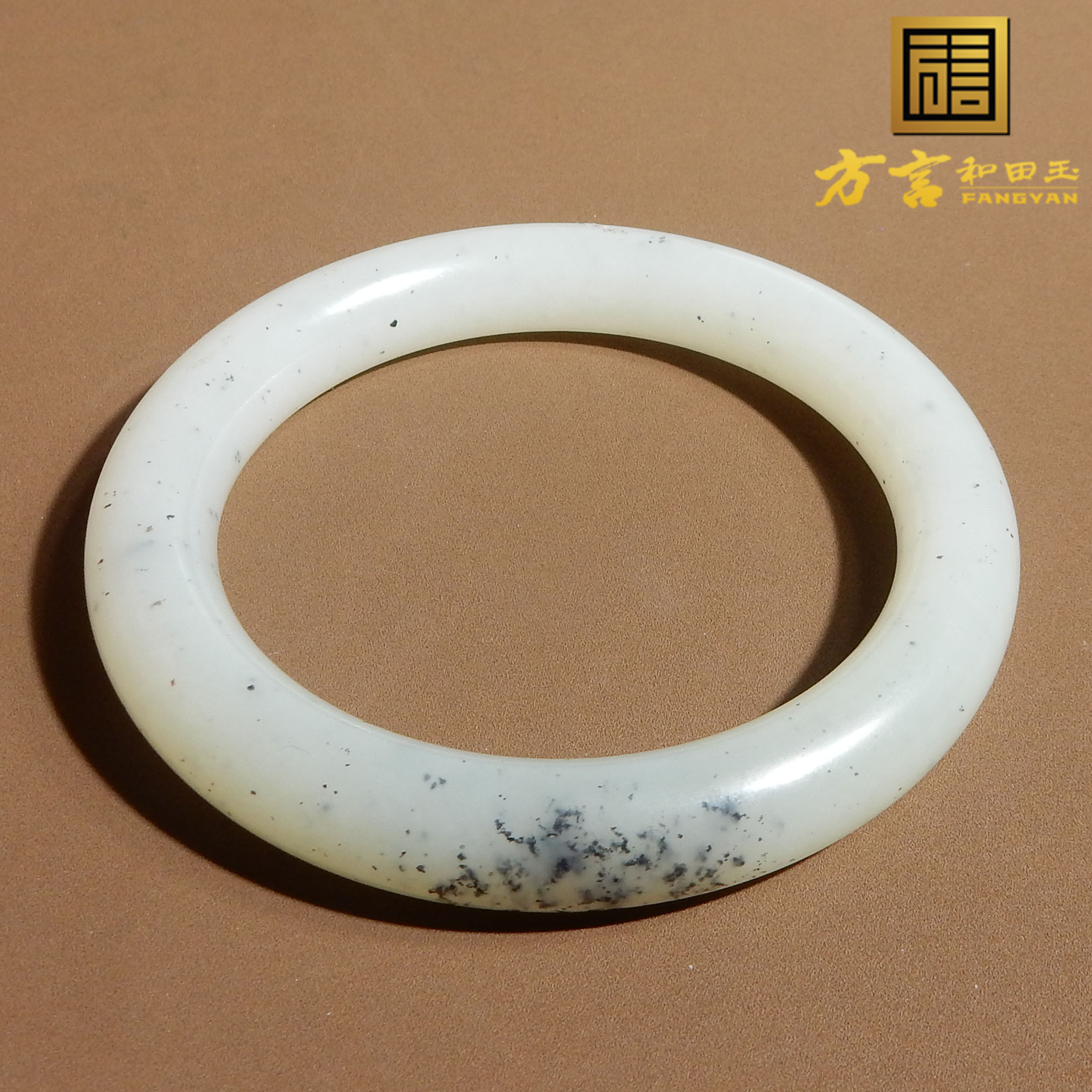 方言企业和田玉精品新疆玉龙河产青花籽料内径59mm女士手镯子w5