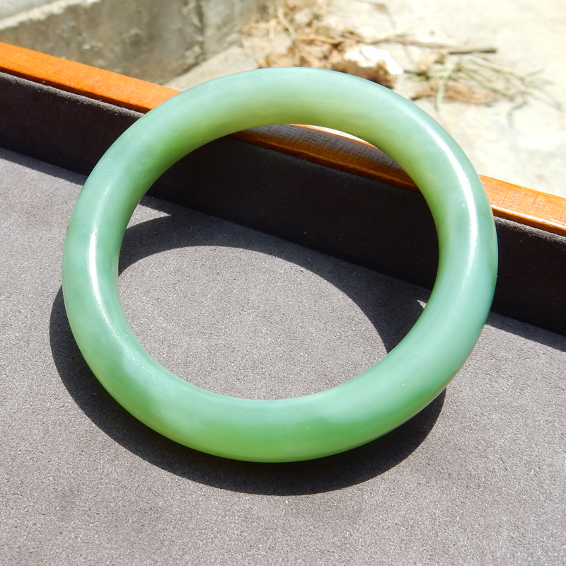 方言和田玉精品珍藏俄罗斯碧玉微冰底粉绿带翠57mm女士正装手镯x5