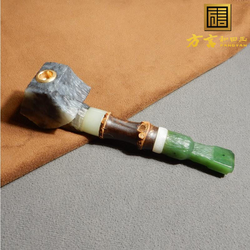精品方言和田玉特色罕见级新疆青花籽俄罗斯碧玉双色烟嘴手把件A2