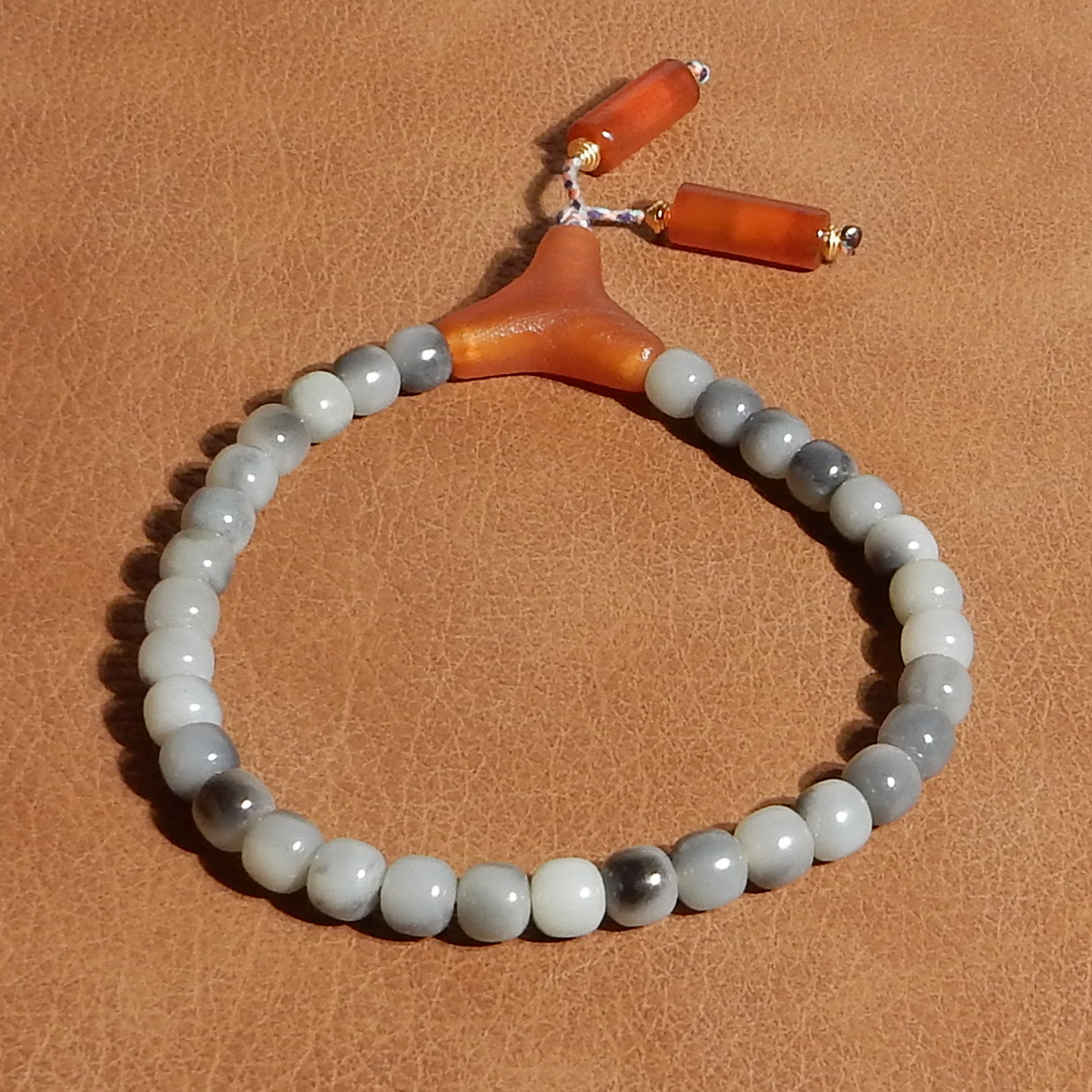 方言和田玉新疆水墨意境青花籽料配南红三通8mm老型珠百搭手链A6