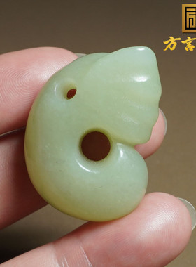 惊呆了方言和田玉新疆且末料细腻青黄口料红山文化玉猪龙吊坠X3