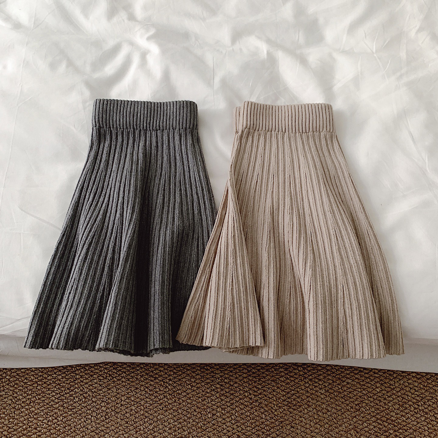 法式复古灰色针织短裙半身裙女秋冬小个子高腰显瘦a字百褶裙