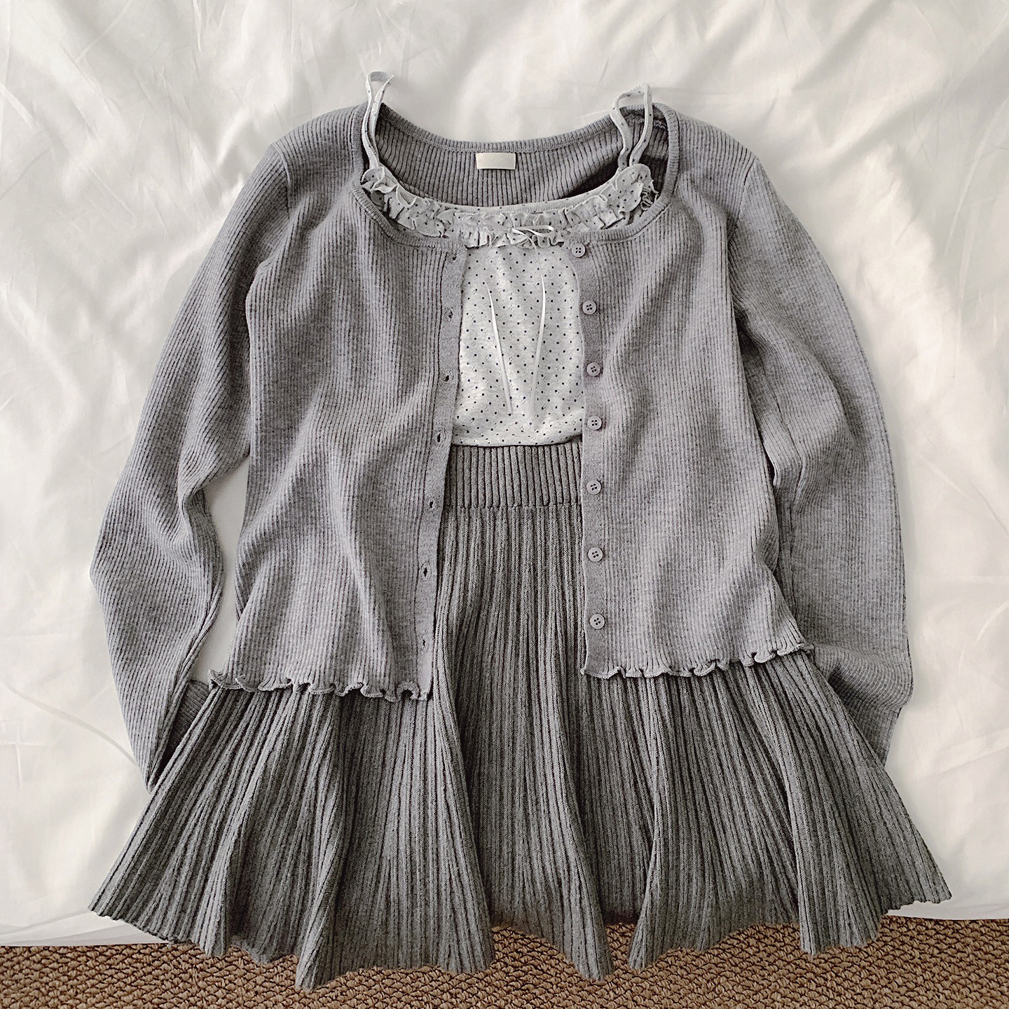 BM复古少女纯欲波点木耳花边吊带背心长袖针织开衫两件套