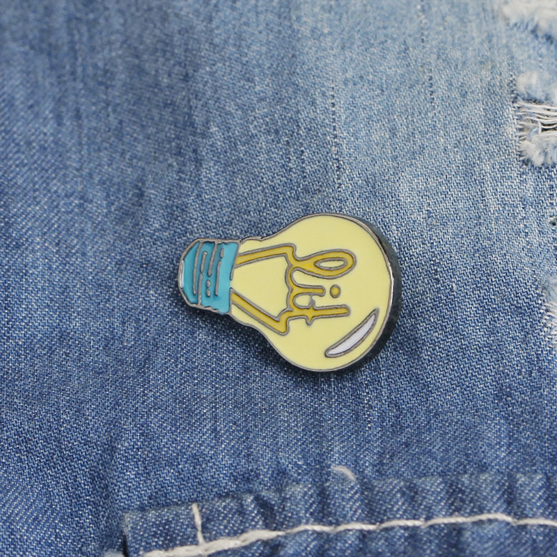 欧美新款创意工艺胸针 卡通可爱电灯泡胸针徽章 wish跨境热销配饰